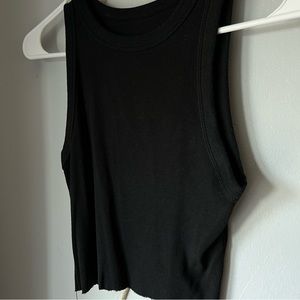 Black cropped tank